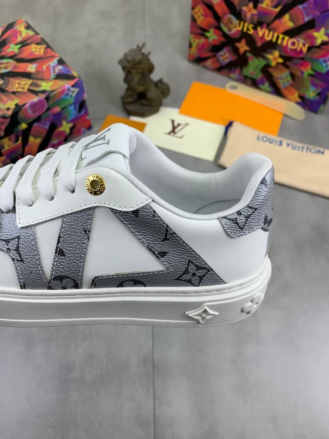 Men's men's shoes P520💰【New style】🆘High quality cowhide【Louis Vuitton】LV official website's latest model🎁casual and fashionable men's shoes👟hot style💥simple and elegant style, exclusive for trendy men. Unique official website's latest brand elements👑original decoration, fashionable and generous, the fabric is made of original denim➕comfortable and breathable mesh lining➕cow leather feet ✅The official website specifies wear-resistant casual outsole, the classic model is taken in real life🎬Color: 4️⃣colors available😍Number of codes: 38-44 Full set of packaging